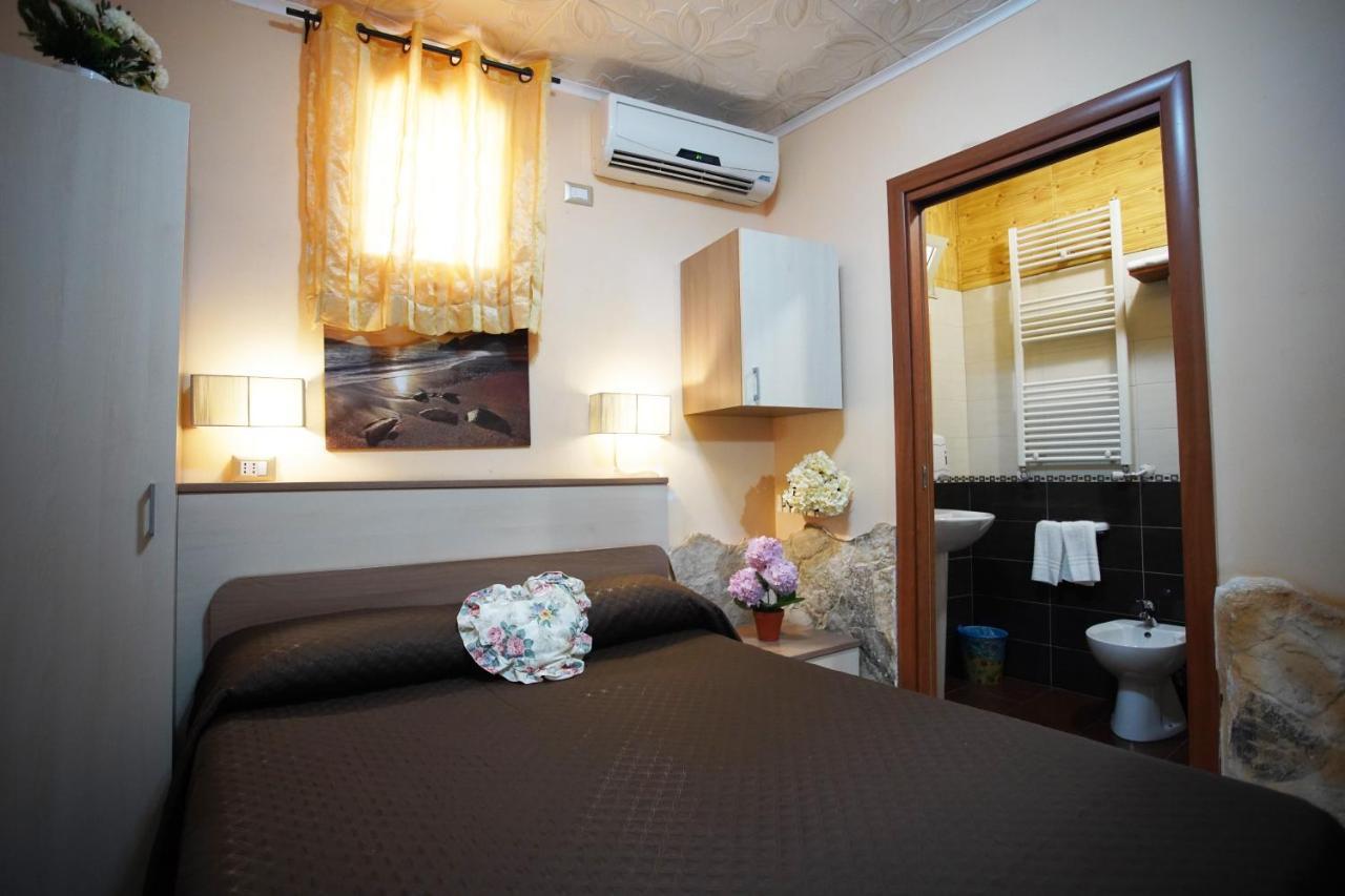 Golden Dreams B&B เรจโจ ดี คาลาเบีย ภายนอก รูปภาพ