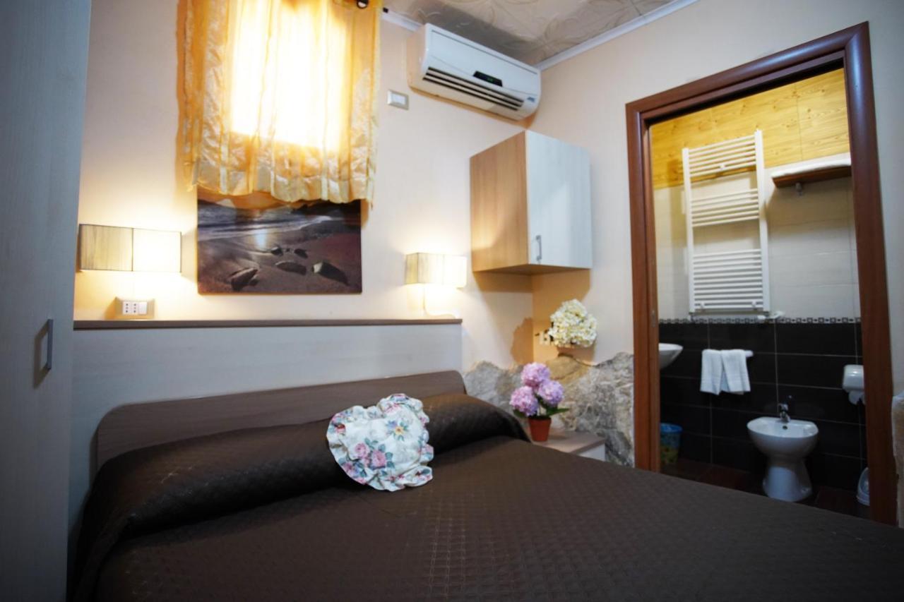 Golden Dreams B&B เรจโจ ดี คาลาเบีย ภายนอก รูปภาพ