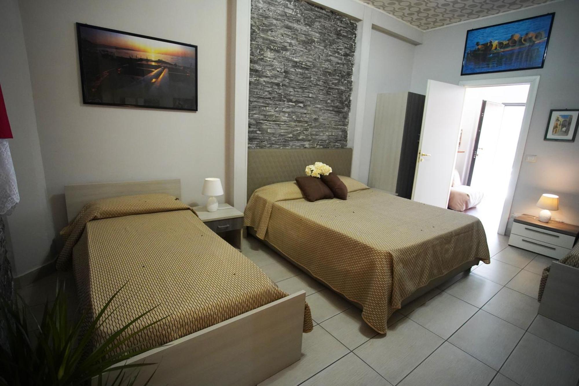 Golden Dreams B&B เรจโจ ดี คาลาเบีย ภายนอก รูปภาพ