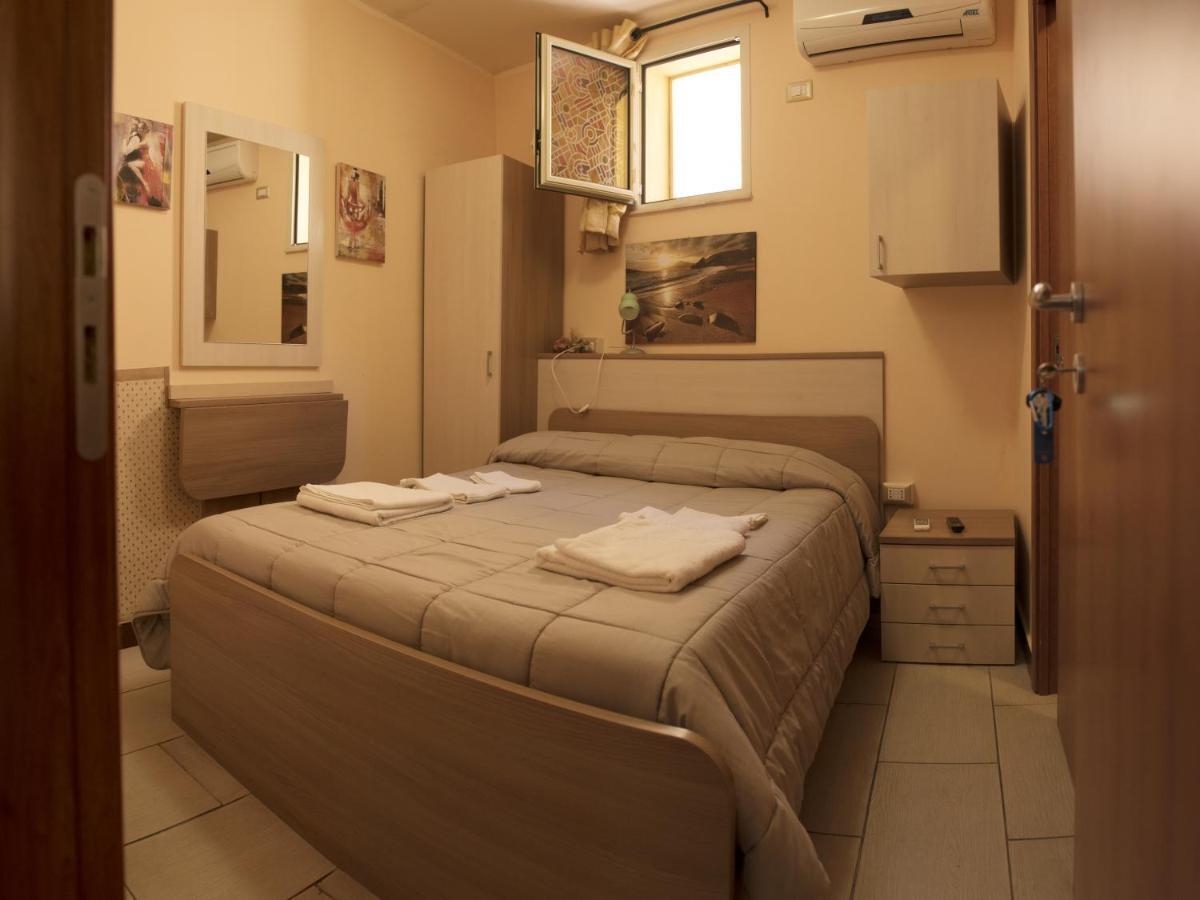 Golden Dreams B&B เรจโจ ดี คาลาเบีย ภายนอก รูปภาพ