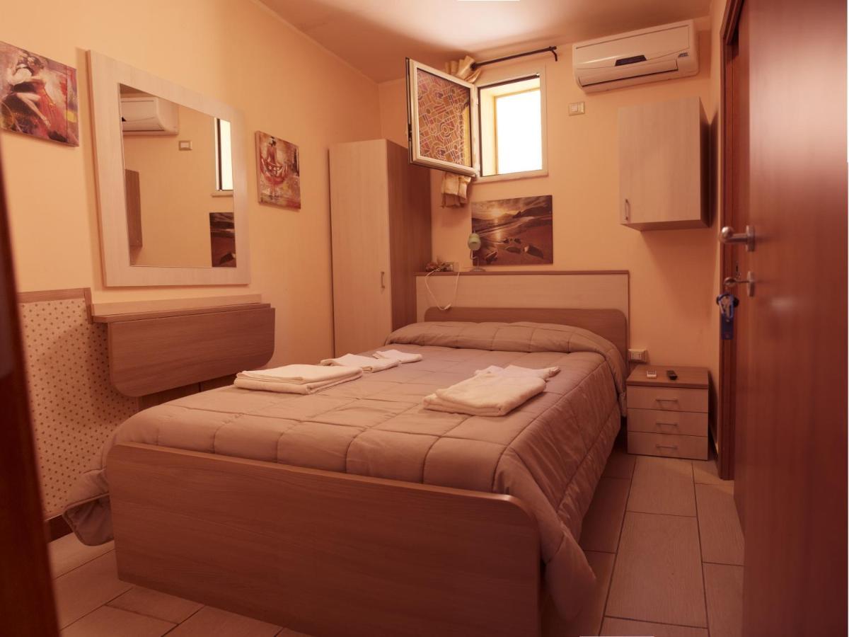 Golden Dreams B&B เรจโจ ดี คาลาเบีย ภายนอก รูปภาพ